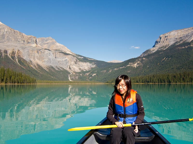 EmeraldLake028.jpg - Canoeing on Emerald Lake