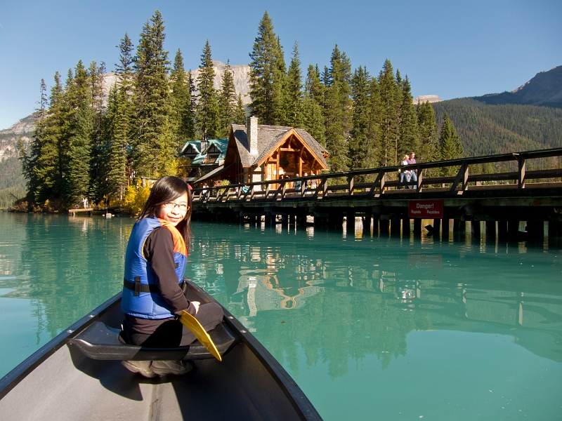 EmeraldLake045.jpg - Canoeing on Emerald Lake