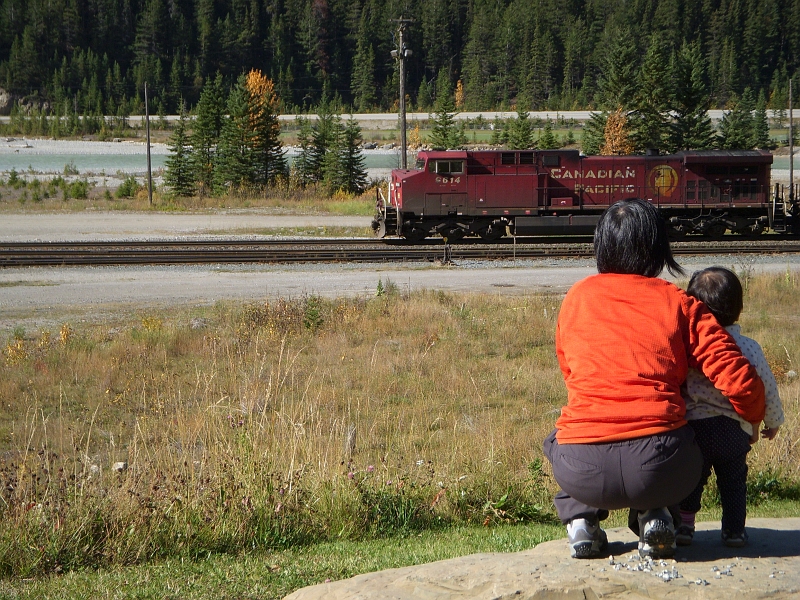 EmeraldLake_ap021.jpg - Field, B.C.