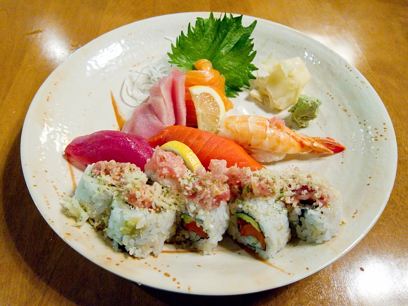 Zen009.jpg - ZEN's Sushi Platter Four pieces of freshly chosen Sashimi (Atlantic Salmon and Hamachi), Three pieces of Nigiri sushi (Ahi Tuna, Wild Sockeye Salmon, Ebi), and ZEN's Kamikaze Roll which has avacado, tobiko and salmon inside, topped with Spicy Red Ahi Tuna, tempura crunch and sprinkled with Ao-nori.