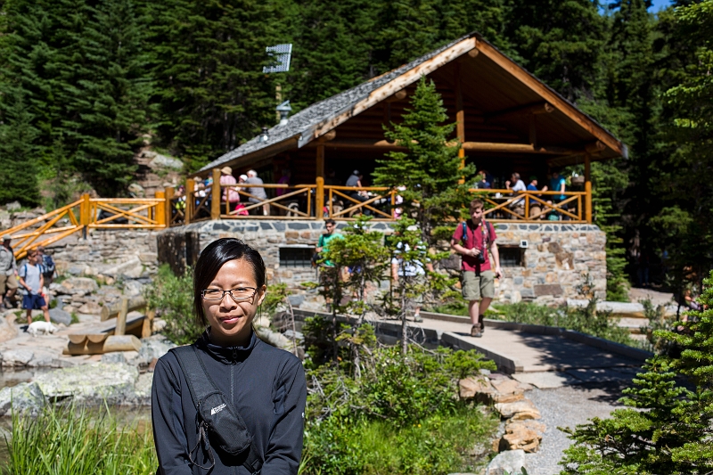 BigBeehive014.jpg - The teahouse at Lake Agnes