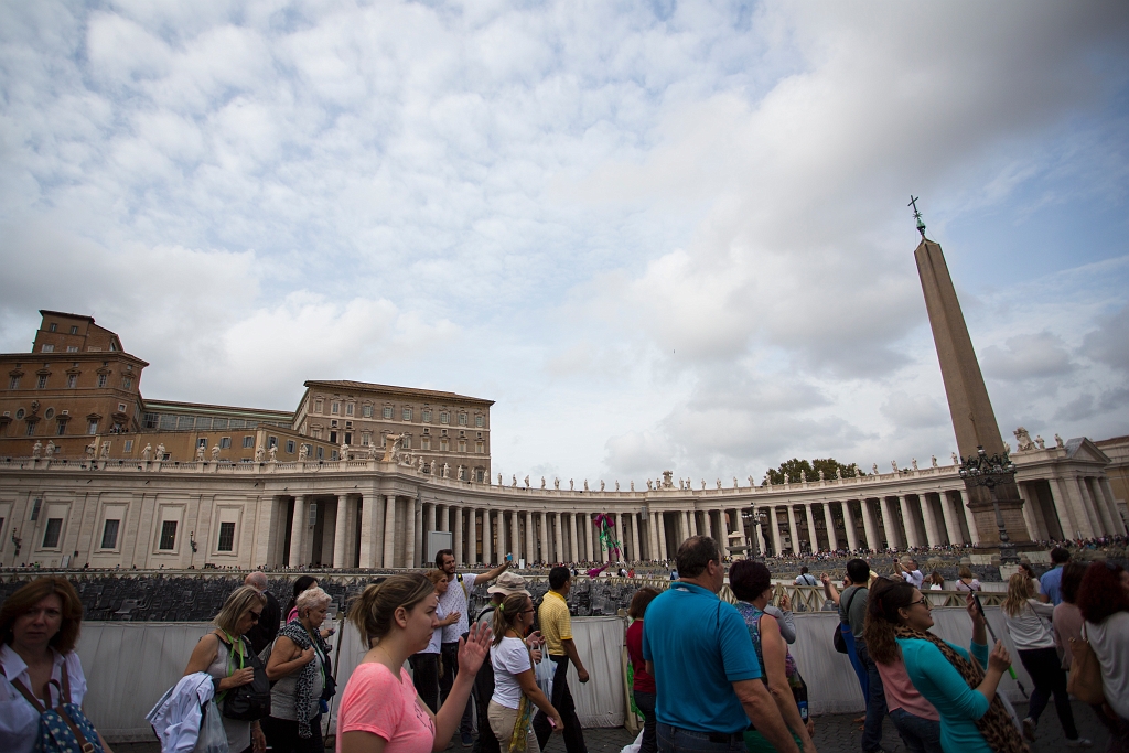 Rome099.jpg - Piazza San Pietro