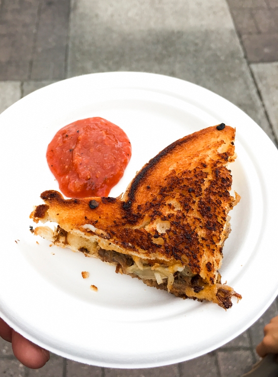 Taste002.jpg - Grate and Barrel Tim Williams