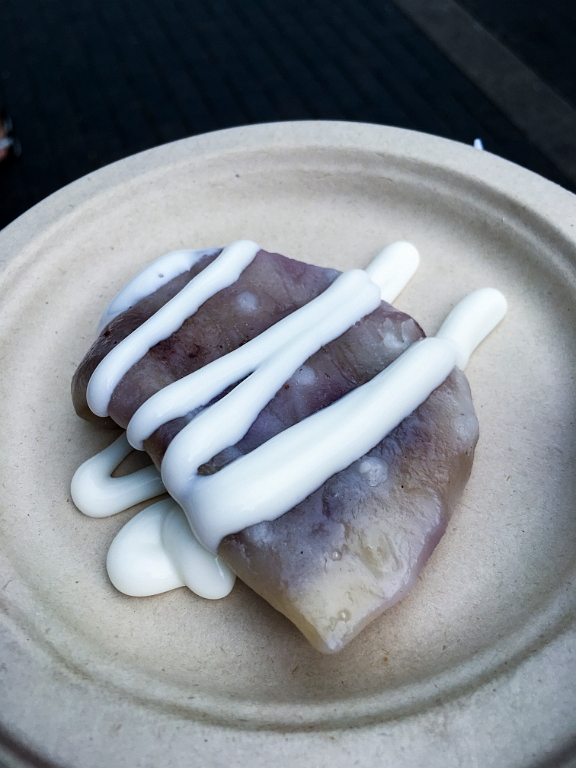 Taste006.jpg - Heritage Bakery and Deli Blueberry Perogy w/ Sweet Sauce