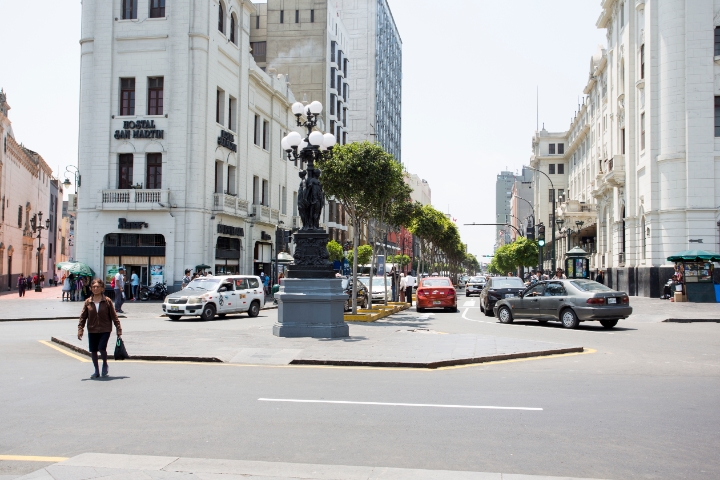 Lima027.jpg - Plaza San Martin