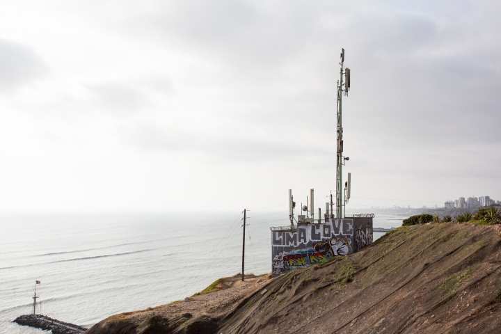 Lima093.jpg - Cliffs of Lima