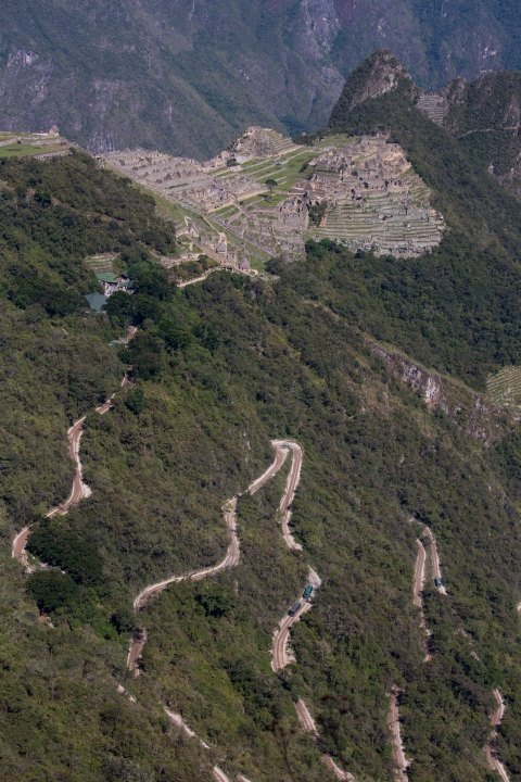 MachuPicchu282.jpg - Winding road between Machu Picchu and Aguas Calientes
