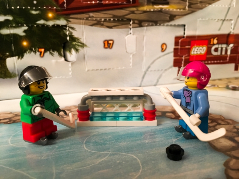 LegoAdvent010.jpg - Day 10 - Hockey Player