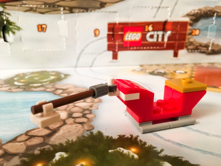 LegoAdvent026.jpg - Day 23 - Sled