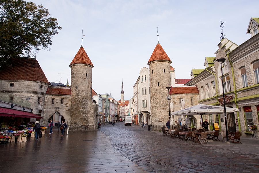 Tallinn002.jpg - Viru Gate