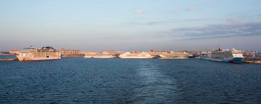 StPetersburg354.jpg - St. Petersburg Cruise Ship Terminal