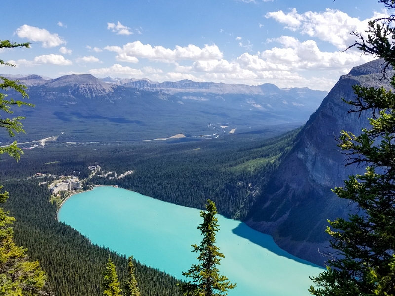 LakeLouise103.jpg